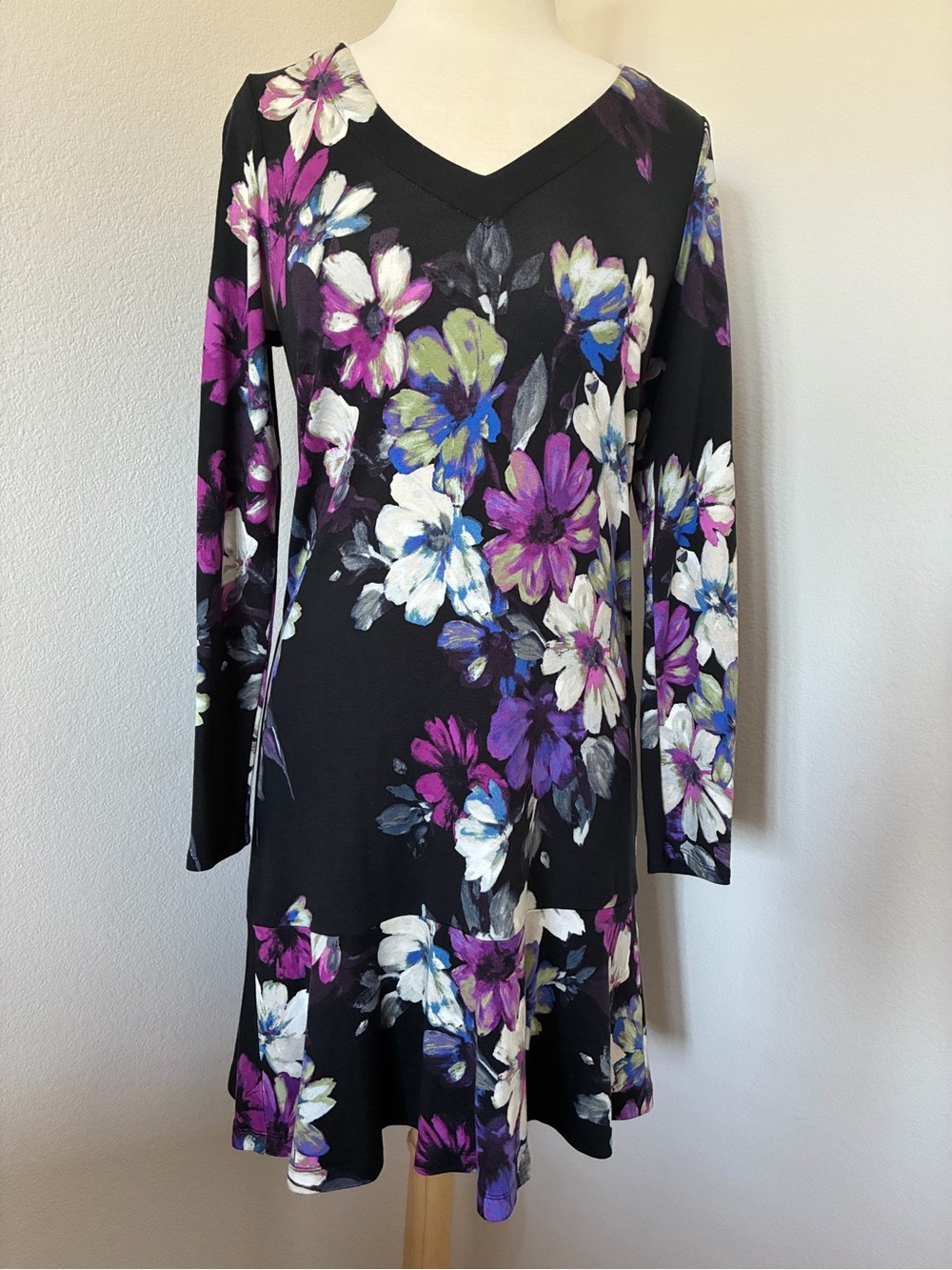 Tommy Bahama V-Neck Long Sleeve Swing Dress - Black with Purple & White Blooms